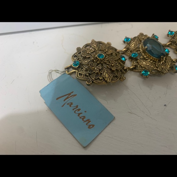 Elegant Vintage Bracelet - Picture 9 of 10